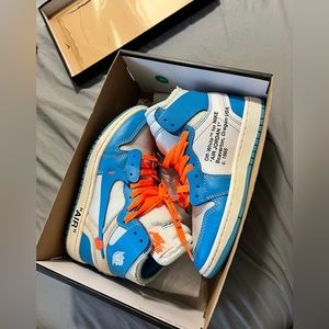 Off-White x Air Jordan 1 Retro High OG 'UNC'